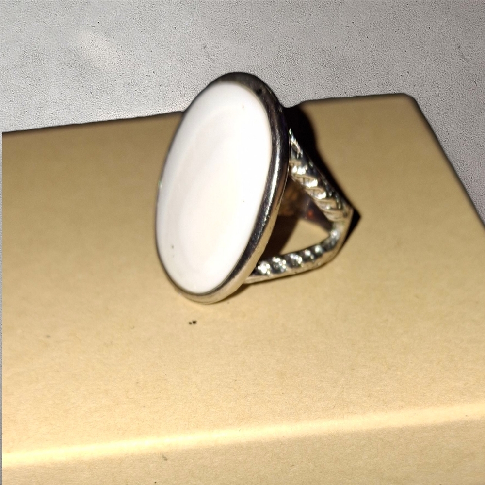 Mother Of Pearl Silvertone Split Side Textured Metal Gemstone Cocktail Ring